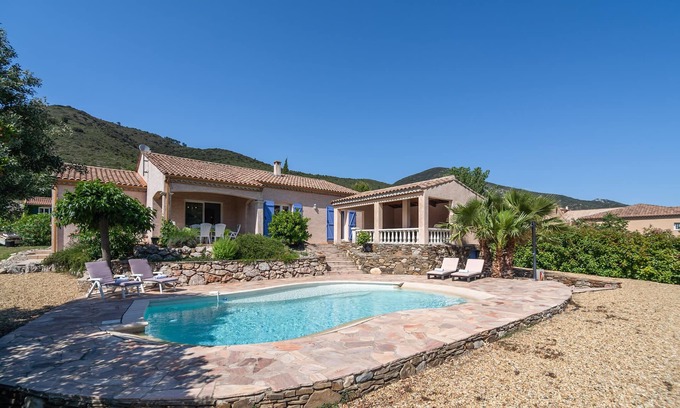 Roquebrun Villa | Spacious Villa in Roquebrun with Swimming Pool
