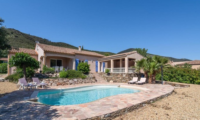 Roquebrun Villa | Spacious Villa in Roquebrun with Swimming Pool