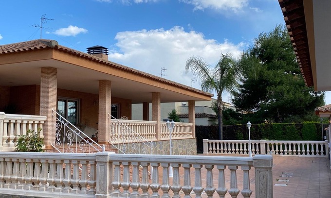 Serra Villa | Spacious villa with a large pool and BBQ area