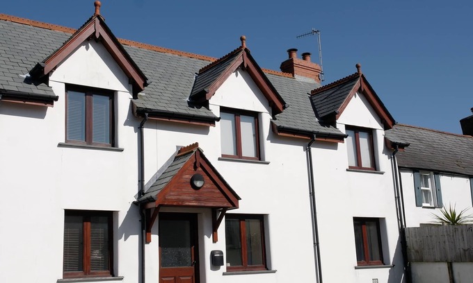 Hartland Cottage | Spacious, well-equipped cottage with parking in Hartland, N Devon - Sleeps 6.