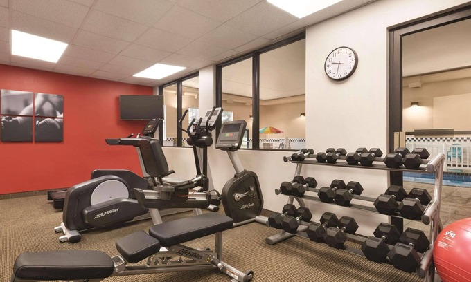 Ames Hotel | Spark by Hilton Ames