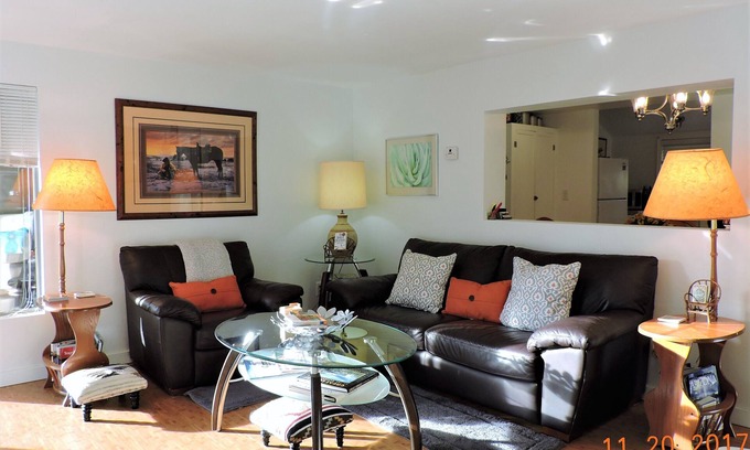Prescott House | Sparkling Clean, Open Floor Plan, Fireplace, Lanai, 1.25 Acres & 1.6 mi.> Square