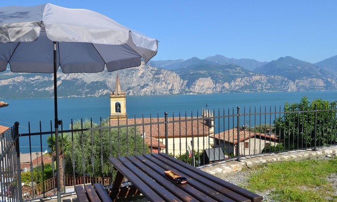 Castelletto Apartment | SPECIAL OFFER BRENZONE ON THE GARDA