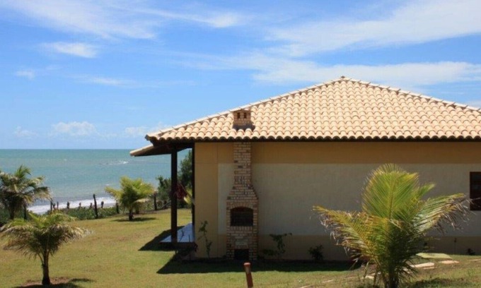 Zumbi House | Spectacular home in waterfront condominium