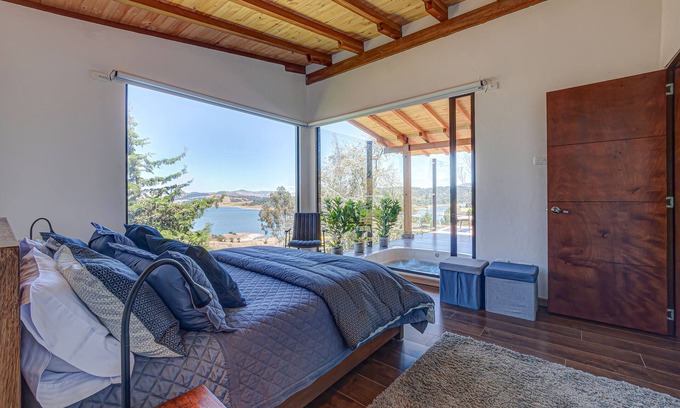 Choconta House | Spectacular house in El Sisga with jacuzzi and stunning view to the reservoir