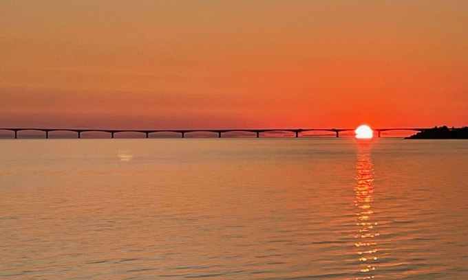 Cape Traverse Cottage | Spectacular Ocean front and spectacular sunsets!