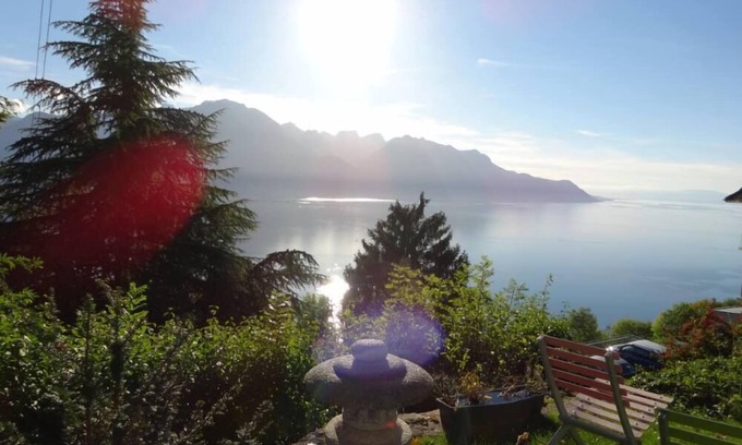 Montreux Apartment | Spectacular view! Very nice apartment overlooking the lake and the mountains!