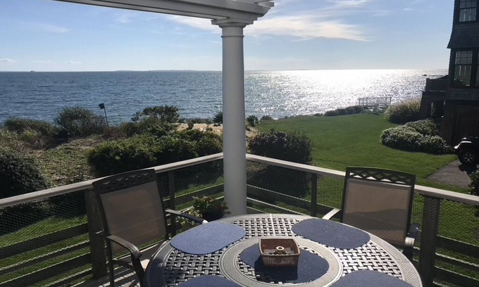 Waterford House | Spectacular views from our comfortable beachfront home!
