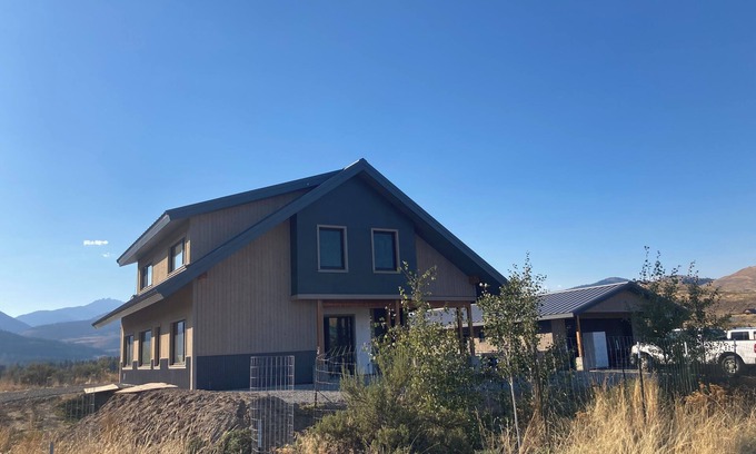 Winthrop House | Spectacular views, spacious, quiet, comfortable, secluded yet walkable to town.