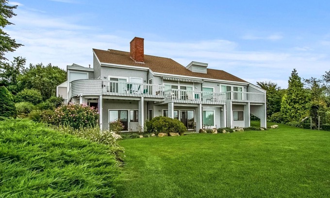 Kenyon House | Spectacular Waterfront Home in Bonnet Shores!