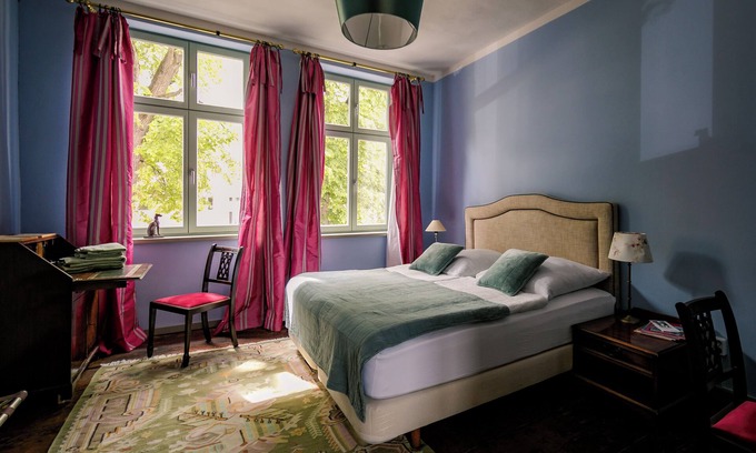 Halberstadt Apartment | Spend the night in a monument with a view of the trees in the middle of the old town