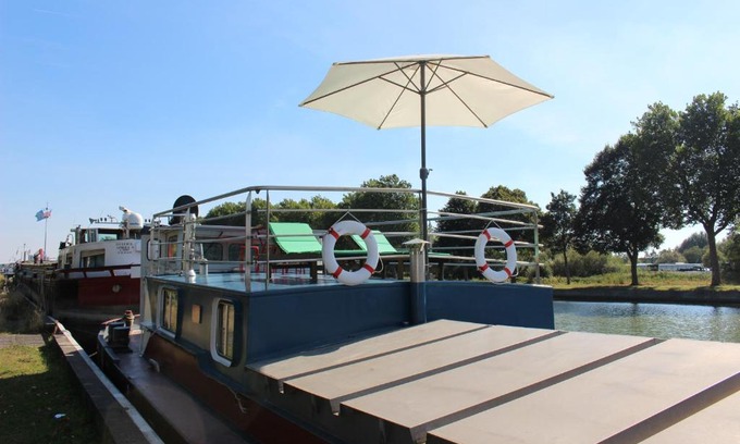 Izegem Boat Rental | Spits-Lucie B&B