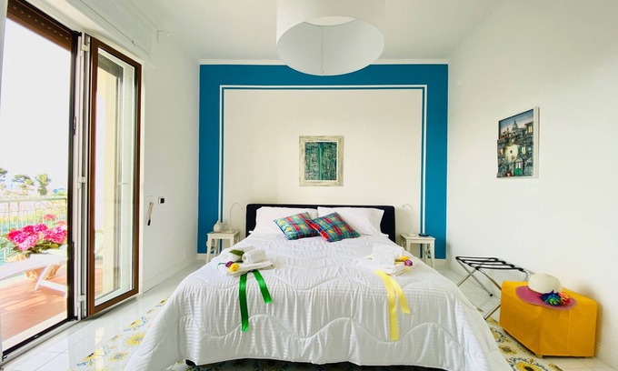 Sorrento City Centre Apartment | Splendid apt with beautiful sea view in Sorrento center near the beach