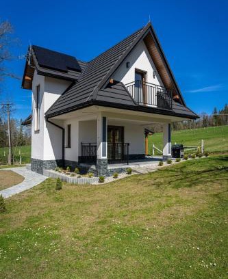 Czerwienne House | Spokojny Zakątek