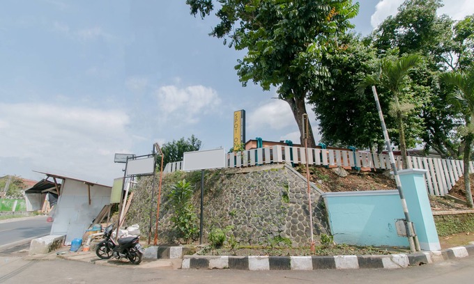 Sukabumi Hotel | SPOT ON 1899 Berkah Homestay