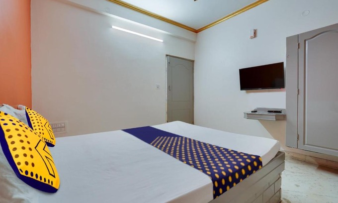 Bangalore City Center Hotel | SPOT ON 74229 Hotel Thirumala Landmark