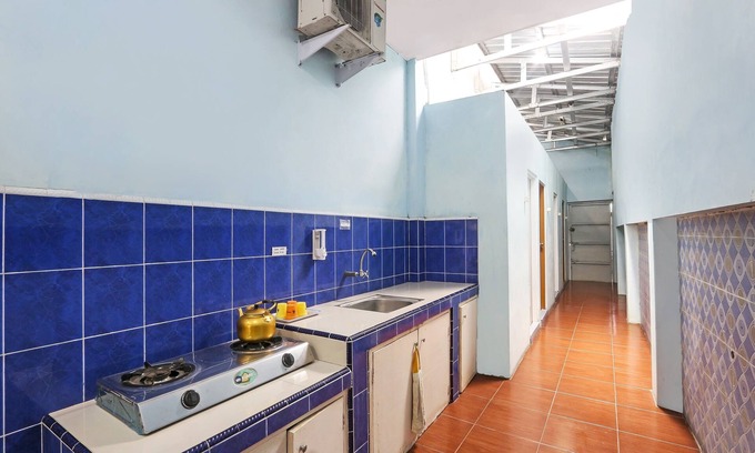 Demak Hotel | SPOT ON 90744 Alika Homestay