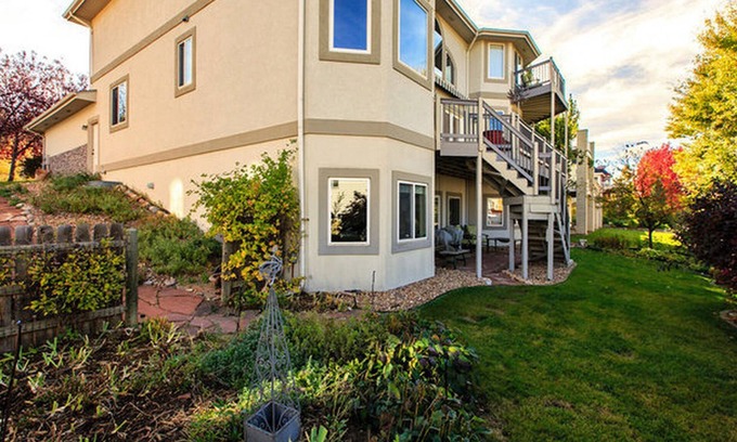 Longmont Apartment | Spread out in a large,1600 sq foot comfort suite 1 bedroom plus additional nook
