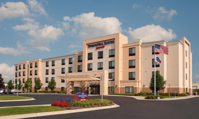 Auburn Hills Hotel | SpringHill Suites Detroit Auburn Hills