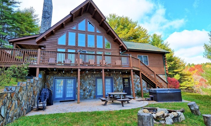 Laurel Springs Cabin | Spruced Up-Open for Bookings! Private Log Cabin, Hot Tub, AC, WIFI