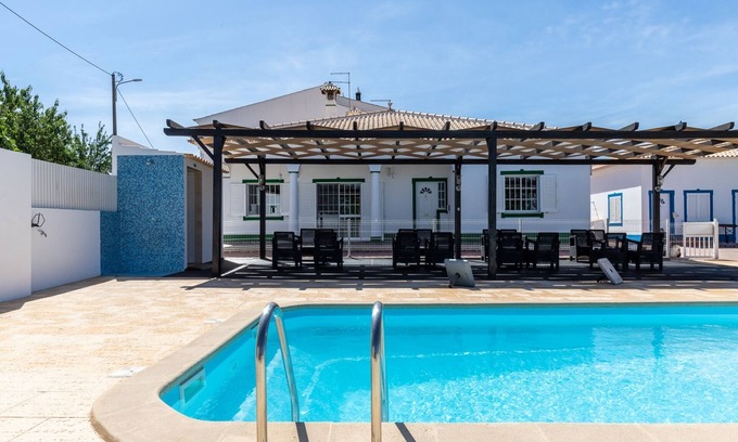 Albufeira Villa | Squad Green Villa, Pool, Wifi, AC