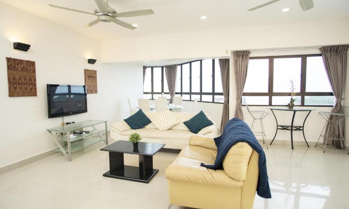 Batu Ferringhi Apartment | Sri Sayang Seaview Holiday Home