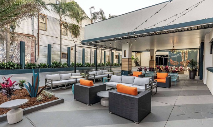 Faubourg Lafayette Hotel | St Charles Coach House, an Ascend Collection Hotel