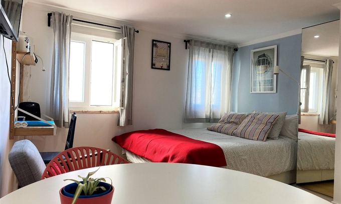 Alfama Apartment | St Clara House-My Studio. Enjoy, visit or work @Graça