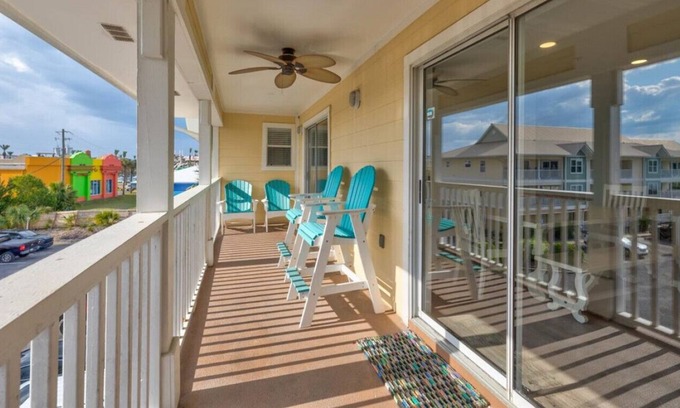 Destin Condo | St. Martin Villa #132 · 3 Bed/2 Bath - Sleeps 8 with Private Beach Access