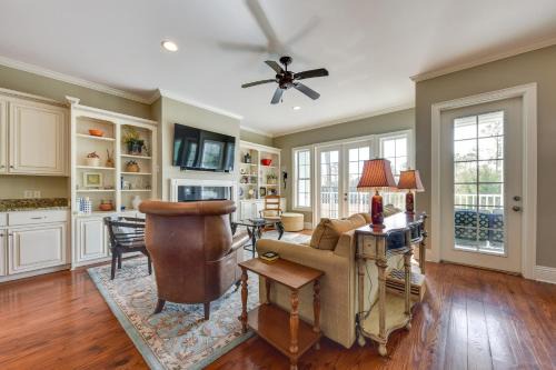 St. Marys House | St Marys Townhome with Community Hot Tub and Boat Dock