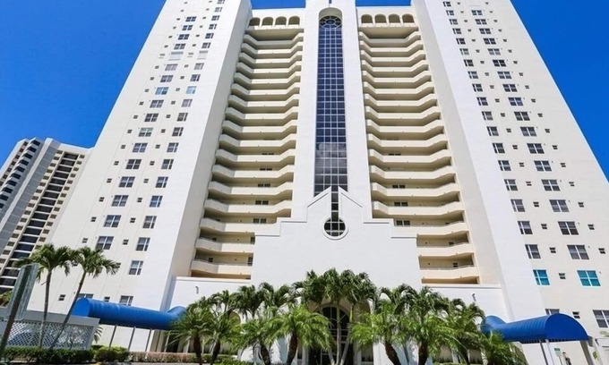 Pelican Bay Condo | St. Nicole Condo in Pelican Bay, Naples, Florida with Gorgeous Gulf Views