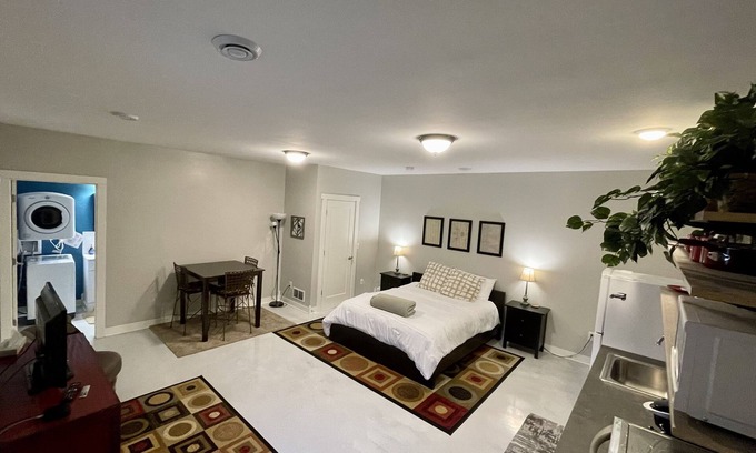 West St. Paul Apartment | St. Paul Studio Unit - 2 guests