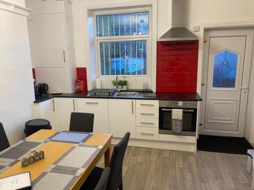 Shipley House | St Pauls Rd - Townhouse Accommodation
