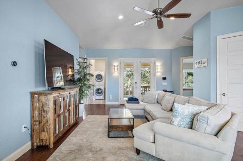 Belle Vista House | St. Pete Beach Executive Waterfront Retreat