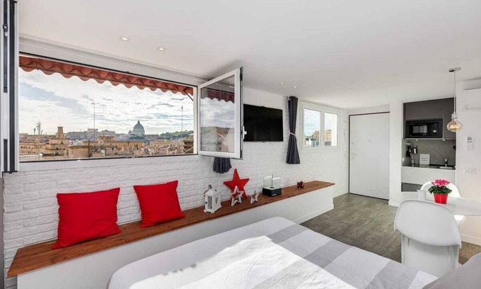 Vatican House | St. Peter's. Studio apartment within walking distance of the Vatican Museums