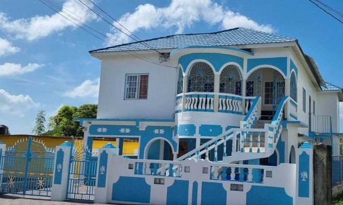 Prospect House | St. Thomas Oasis is a charming 3-bedroom house with WiFi and AC in St. Thomas.