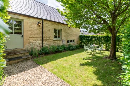Brimpsfield House | Stable Cottage, Freams Farm