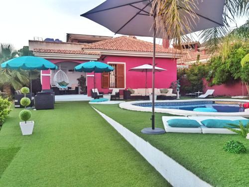 Benidorm Villa | Stag hendo25pax Only 10min to the PARTY area DESPEDIDAS 25pax 10 min de la zona de fiesta Consultar precio