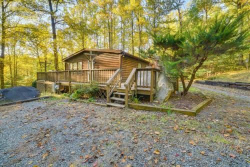 Hood House | Stanardsville Cabin Rental about 24 Mi to Shenandoah!