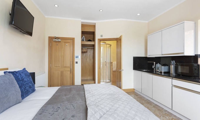 West Bridgford Apartment | Standard Studio Apartment with Free Parking and Wi-Fi