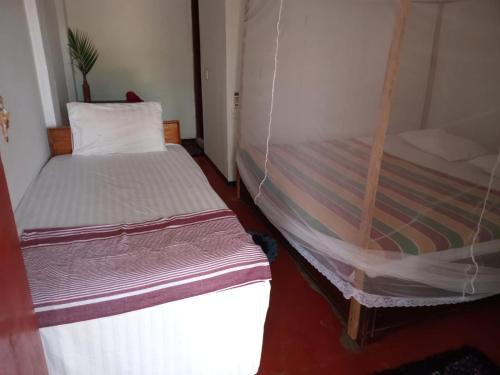 Pottuvil Division 2 Bed & Breakfast | Star Inn