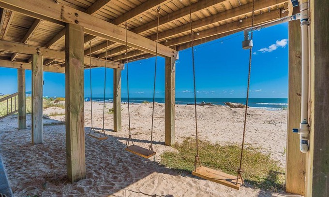 Surfside Beach House | Starfish Swim-up Beachfront on spacious car-free beach