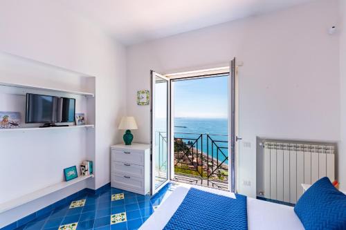 Raito House | Starhost - Villa Marcella con terrazza e giardino vista mare