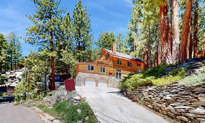 Upper Kingsbury House | Stateline Chalet: 5BR, Panoramic Mountain Views, Dipping Pool & Dry Sauna