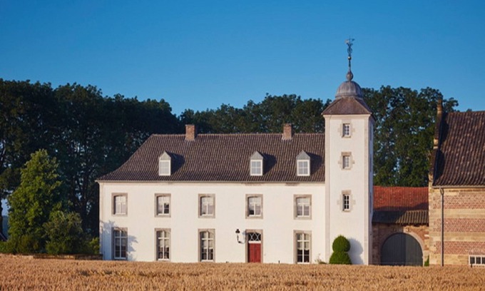 Schimmert House | Stately 16-person manor farm in South Limburg.