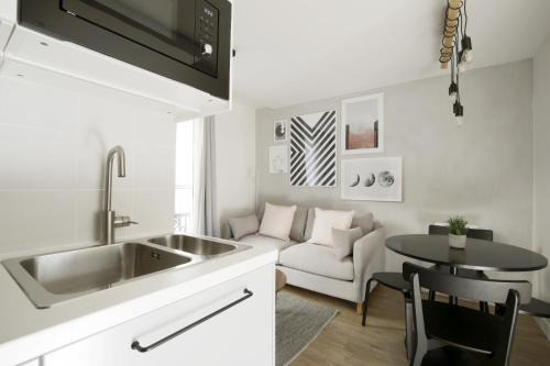 Parc-de-Montsouris Apartment | Stay in a Designer Apartment with Private Terrace