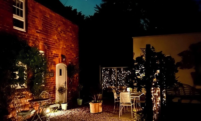 Halfway House Cottage | Stay in a Regency Coachouse retreat set in a rural Shropshire village.