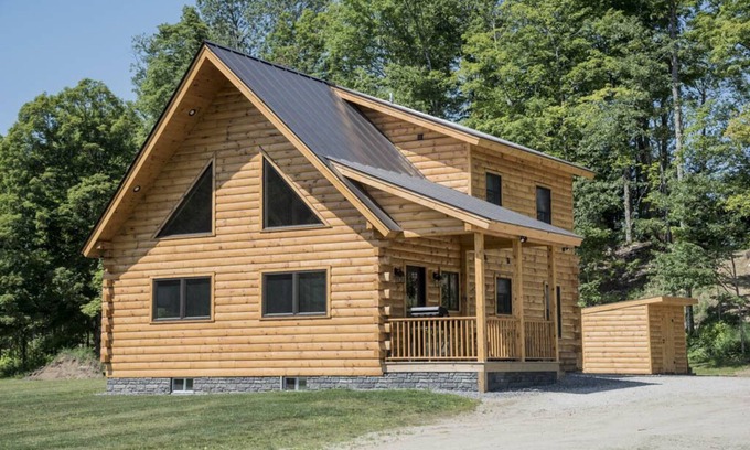 East Burke Cabin | Stay on Kingdom Trails in a four bedroom cabin!
