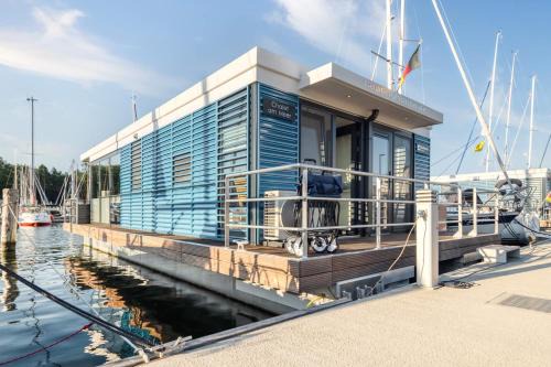 Ostvorpommern House | STAY24 - Wasservilla Chalet am Meer
