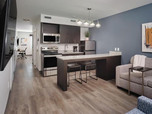 Jackson Hotel | stayAPT Suites Jackson